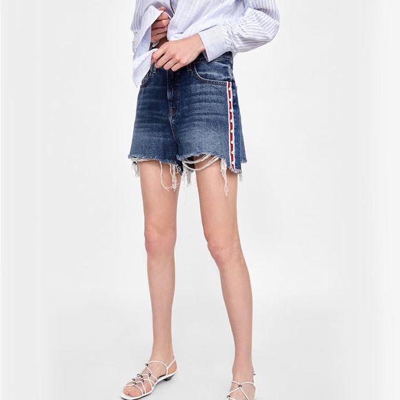Zara Pants - Zara Taped denim shorts with pearls Sz 6
